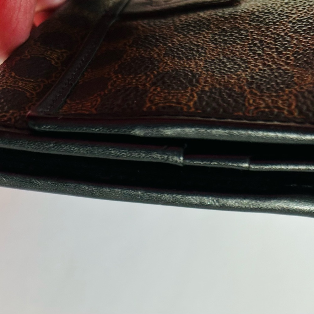 Celine Wallet in EUC Vintage - Picture 11 of 11